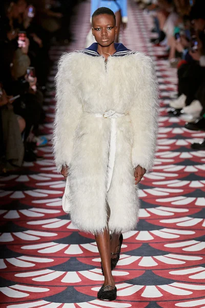Look 14